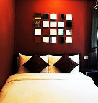 โฟคัลโลคัล เบดแอนด์เบรคฟัส Bed & Breakfast กรุงเทพมหานคร ภายนอก รูปภาพ